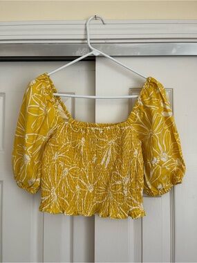 Universal Thread Yellow Floral Smocked Puff-Sleeve Crop Top